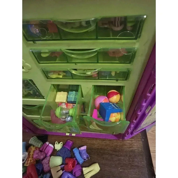 Polly Pocket - Massive Lot Of Dolls Clothing, Pets, and Accessories- Vintage - Picture 15 of 16